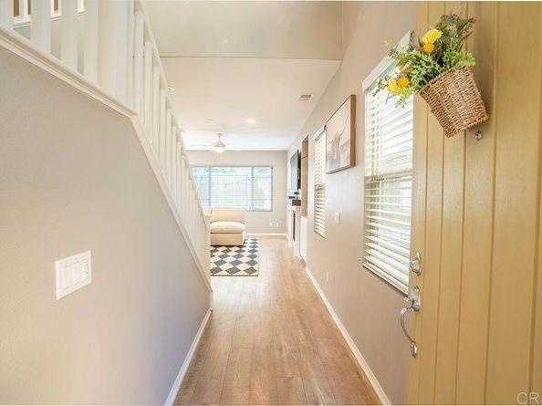 1132 Cherry Tree Ln, Vista CA 92084