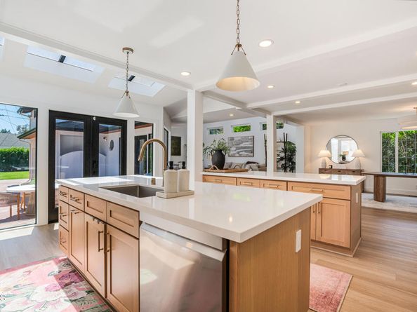 11100 Hortense Street, Toluca Lake CA 91602