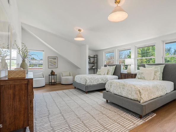 11100 Hortense Street, Toluca Lake CA 91602