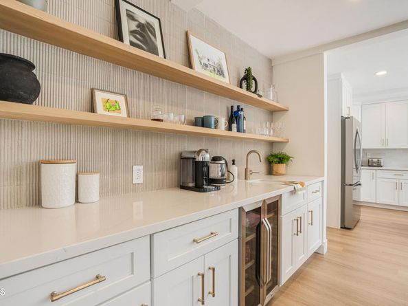 11100 Hortense Street, Toluca Lake CA 91602