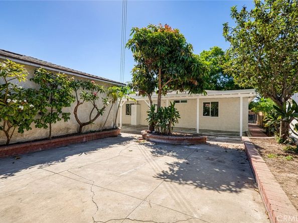 2201 W Russell Avenue, Santa Ana CA 92704