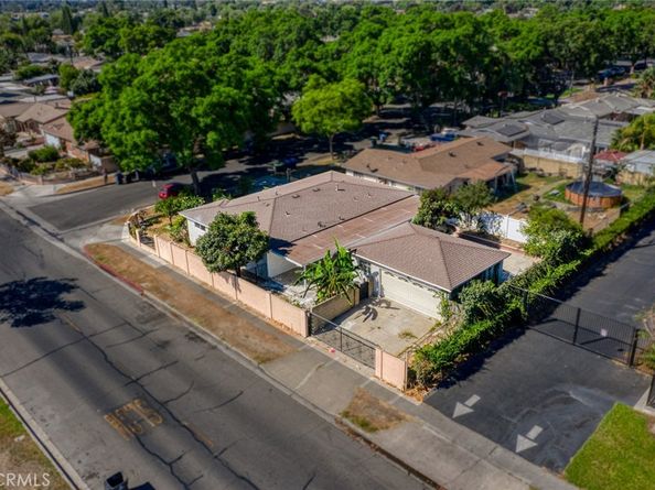 2201 W Russell Avenue, Santa Ana CA 92704