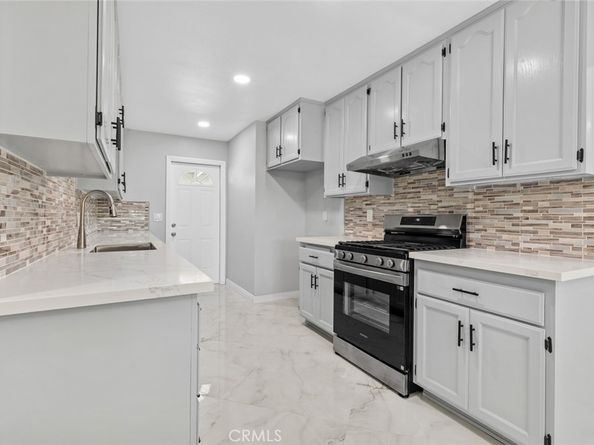 2201 W Russell Avenue, Santa Ana CA 92704
