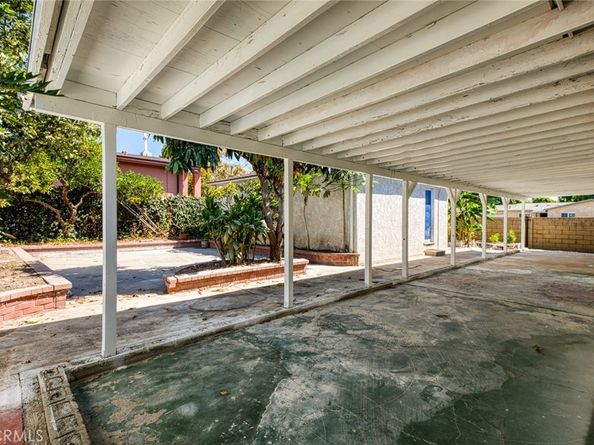 2201 W Russell Avenue, Santa Ana CA 92704