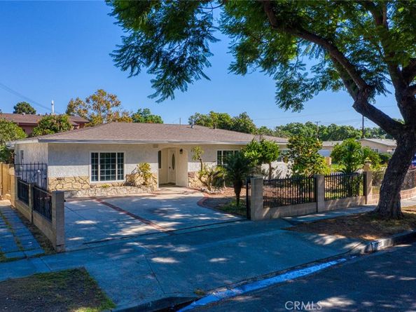 2201 W Russell Avenue, Santa Ana CA 92704