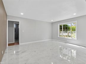 2201 W Russell Avenue, Santa Ana CA 92704