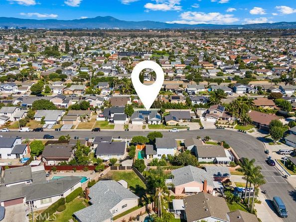 20862 Lancelot Lane, Huntington Beach CA 92646