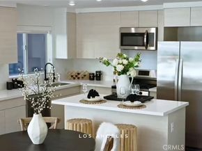 1245 N New Hampshire Avenue 1, Los Angeles CA 90029