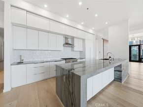 1111 S Grand Avenue PH 5, Los Angeles CA 90015