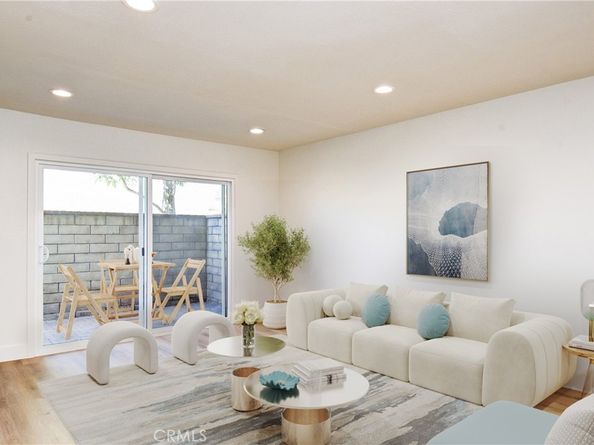 700 W La Veta D5, Orange CA 92868