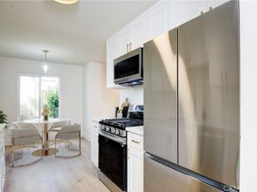 700 W La Veta D5, Orange CA 92868