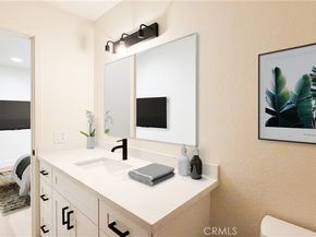 700 W La Veta D5, Orange CA 92868