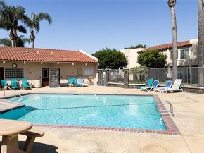 700 W La Veta D5, Orange CA 92868