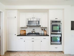 49 Pinewood 25, Irvine CA 92604