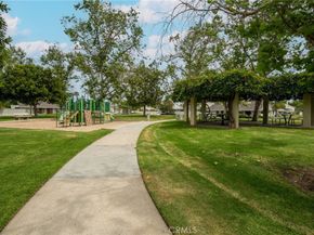 49 Pinewood 25, Irvine CA 92604