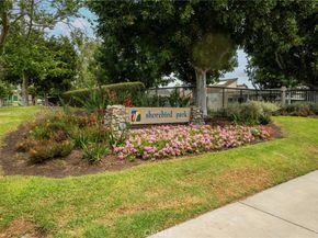 49 Pinewood 25, Irvine CA 92604