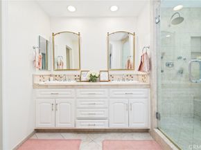 49 Pinewood 25, Irvine CA 92604