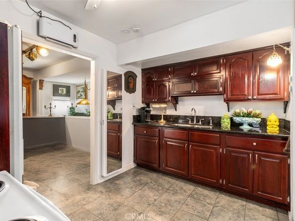 657 W 66th, Los Angeles CA 90044