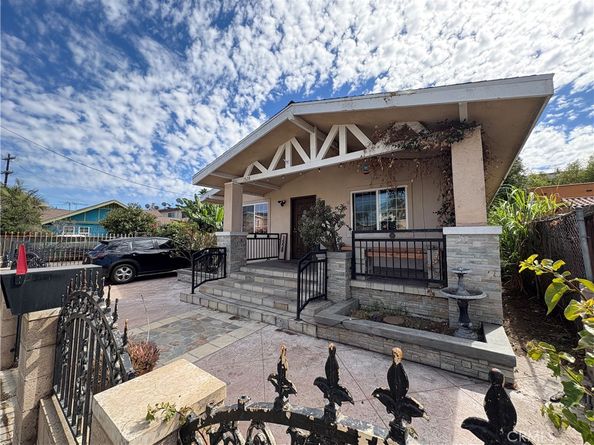 1528 E 11th Street, Long Beach CA 90813