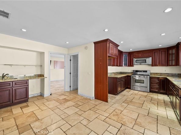 4348 Topanga Canyon, Woodland Hills CA 91364