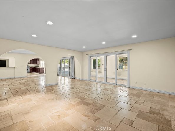 4348 Topanga Canyon, Woodland Hills CA 91364