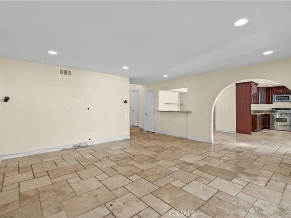 4348 Topanga Canyon, Woodland Hills CA 91364