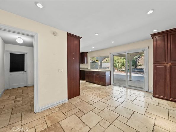 4348 Topanga Canyon, Woodland Hills CA 91364