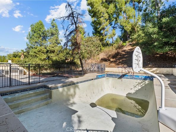 4348 Topanga Canyon, Woodland Hills CA 91364