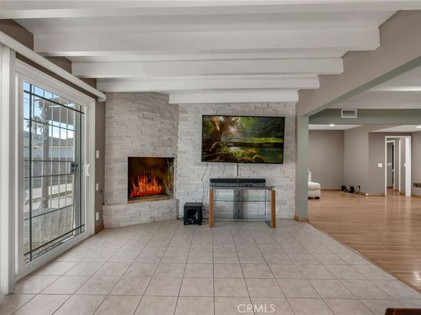 10624 S 6th Avenue, Inglewood CA 90303