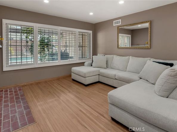 10624 S 6th Avenue, Inglewood CA 90303