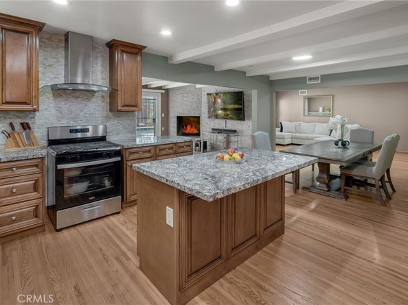 10624 S 6th Avenue, Inglewood CA 90303