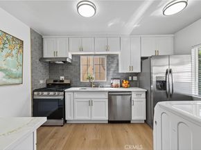 1960 Chariton Street, Los Angeles CA 90034