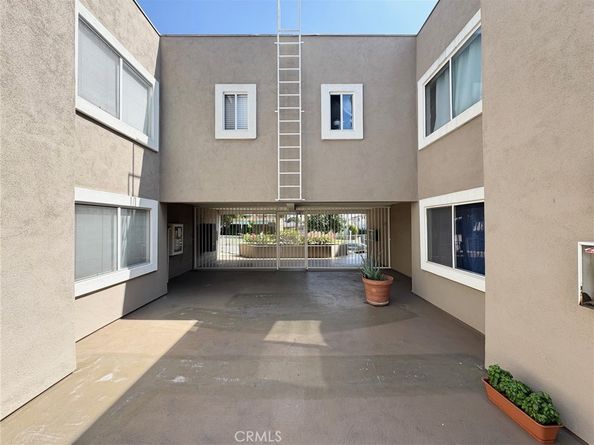 49 N Parkwood 7, Pasadena CA 91107