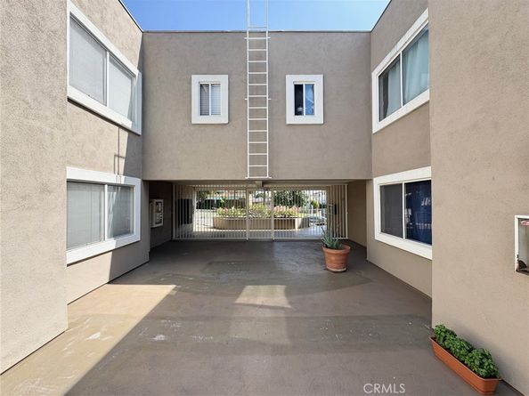 49 N Parkwood 7, Pasadena CA 91107