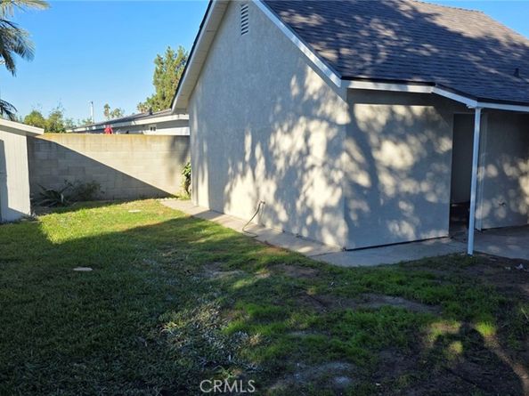 1186 W 9th, Pomona CA 91766