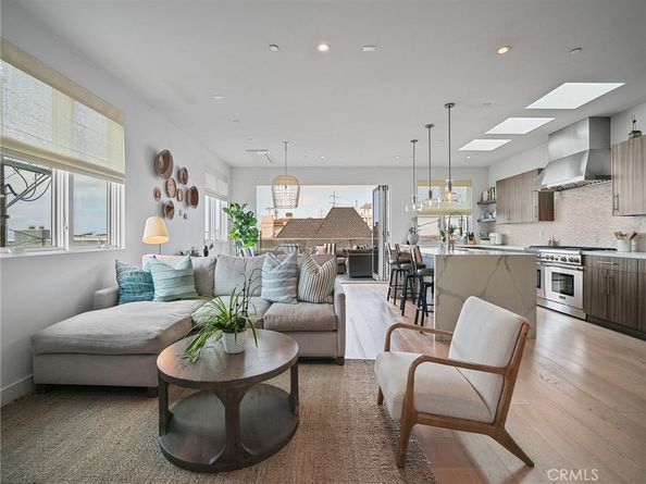 320 35th Street, Manhattan Beach CA 90266