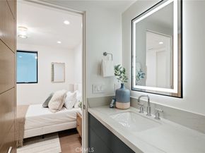 212 Manhattan Avenue, Manhattan Beach CA 90266