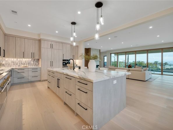 461 NW Chabela Dr., Manhattan Beach CA 90266