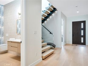 461 NW Chabela Dr., Manhattan Beach CA 90266