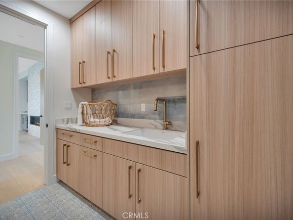 461 NW Chabela Dr., Manhattan Beach CA 90266