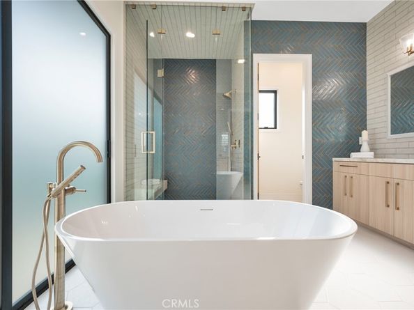 461 NW Chabela Dr., Manhattan Beach CA 90266