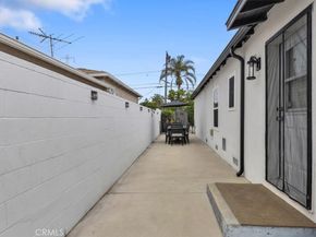 17511 Delia Avenue, Torrance CA 90504