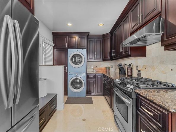 17511 Delia Avenue, Torrance CA 90504