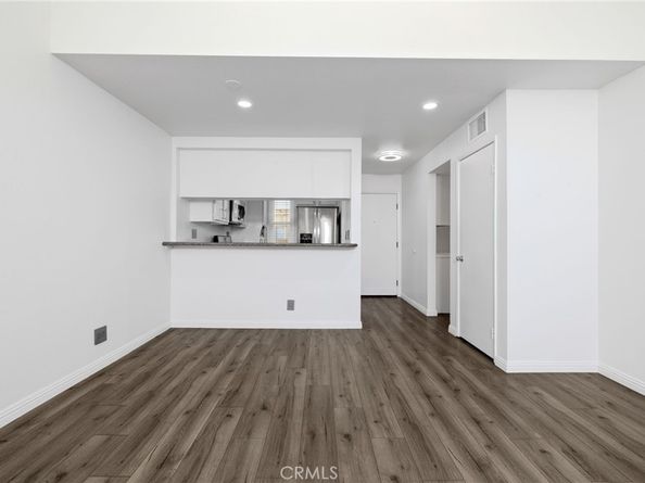 445 W 6th Street 409, Long Beach CA 90802