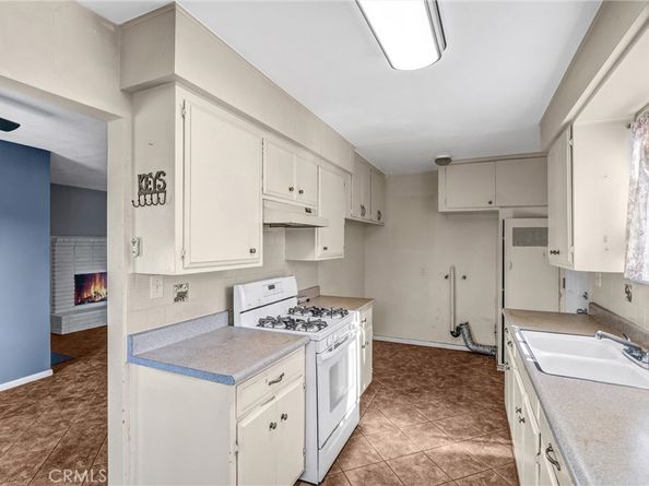 1143 E 220th Street, Carson CA 90745