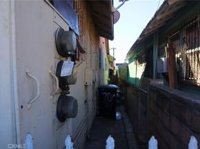 700 W 53rd, Los Angeles CA 90037