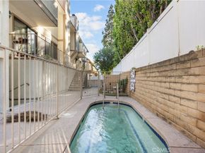 10229 Variel 12, Chatsworth CA 91311