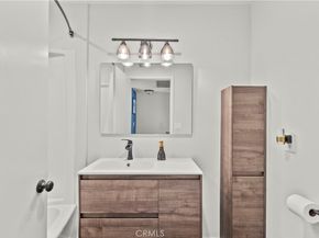 10229 Variel 12, Chatsworth CA 91311