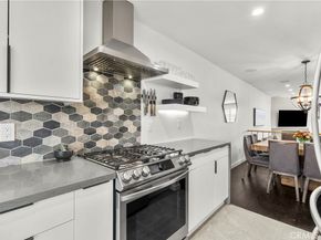 10229 Variel 12, Chatsworth CA 91311