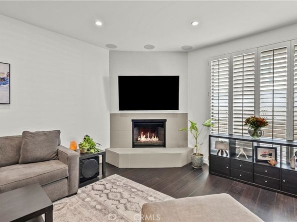 10229 Variel 12, Chatsworth CA 91311